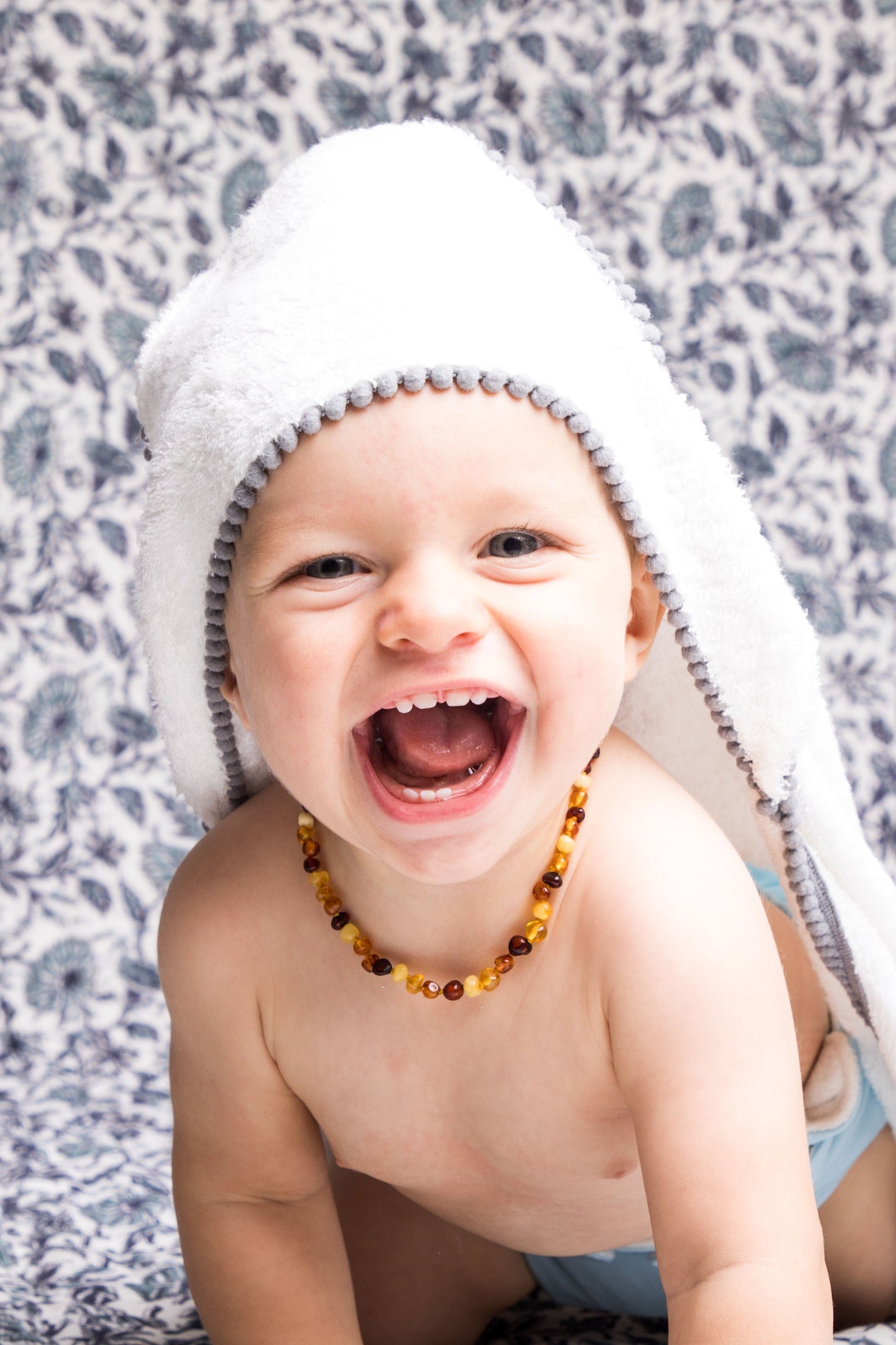 Pom Pom Hooded Cotton Towel
